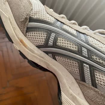 Asics Ayakkabıda Hızlı Deformasyon Ve Tüylenme Sorunu