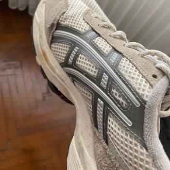 Asics Ayakkabıda Hızlı Deformasyon Ve Tüylenme Sorunu