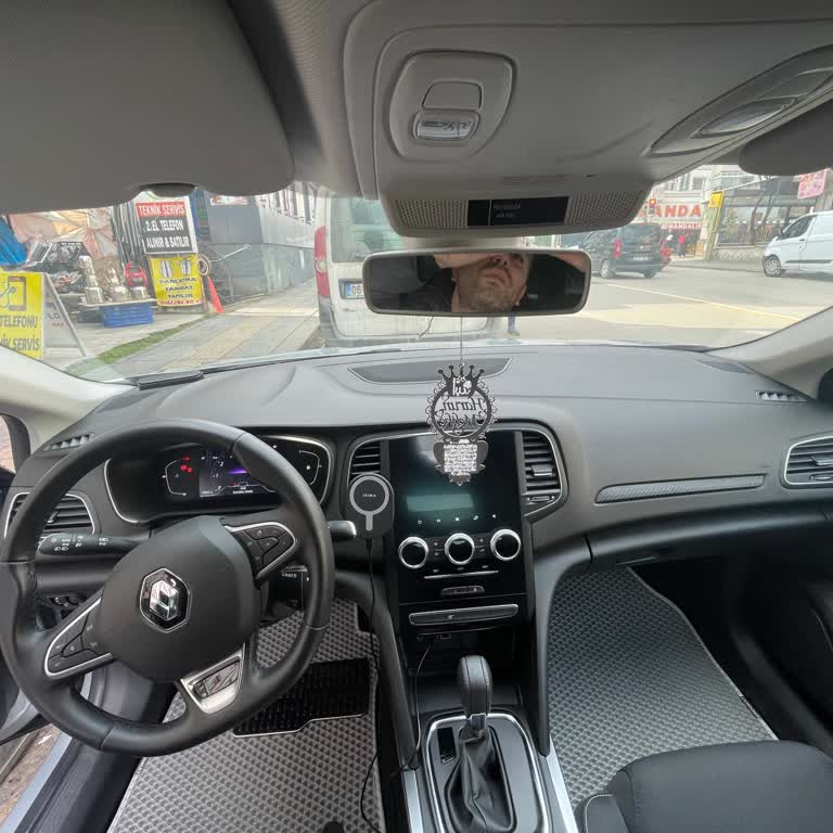 Renault Megane'da Kısa Far Sorunu