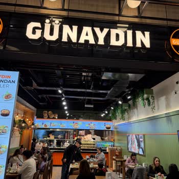 Restoranda Hamamböceği Şoku Ve Yetersiz Müşteri Hizmeti