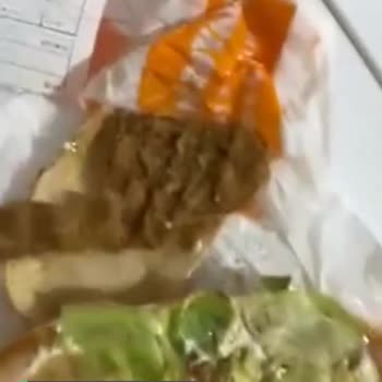 Ankara İncirli Burger King Tahtalaşmış Tavuk!