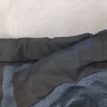 Montun Derisi Soyuldu, Mağaza İlgisiz Kaldı