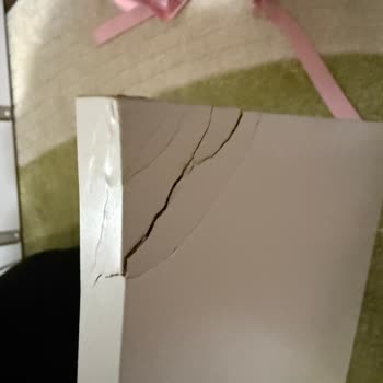 IKEA'da Hayal Kırıklığı: Kırık Ürün Ve Müşteri Hizmetleri Sorunu