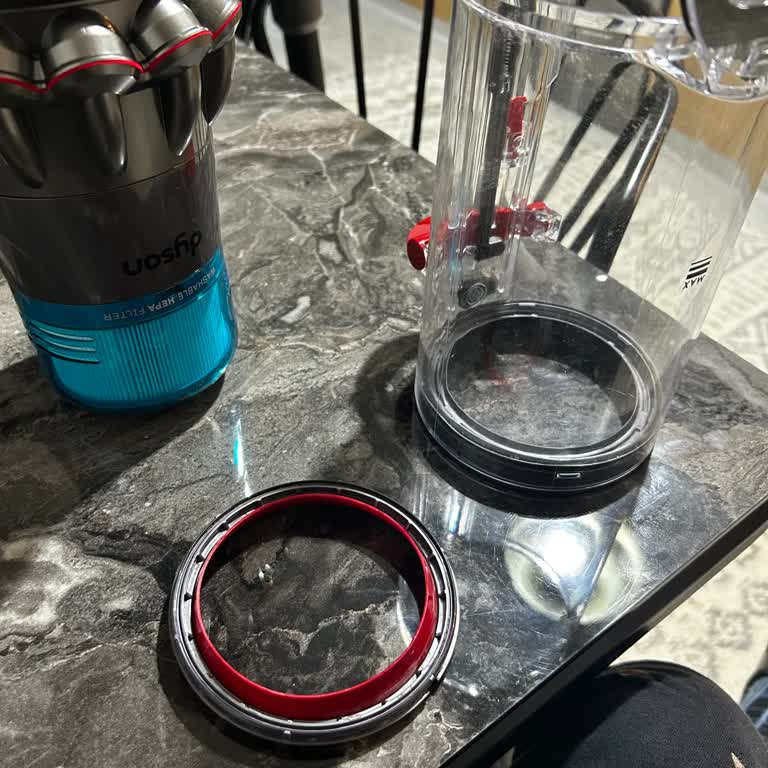 Dyson V15'in Kırmızı Lastik Sorunu