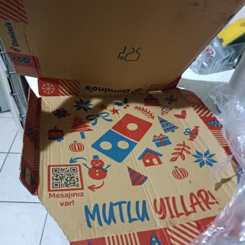 Buz Gibi Pizza Ve İlgisiz Servis