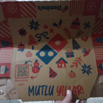 Buz Gibi Pizza Ve İlgisiz Servis