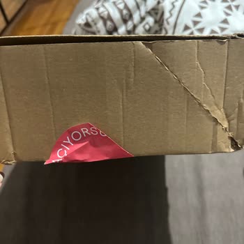 Kargo Gecikmesi Ve Açılmış Paket Şoku