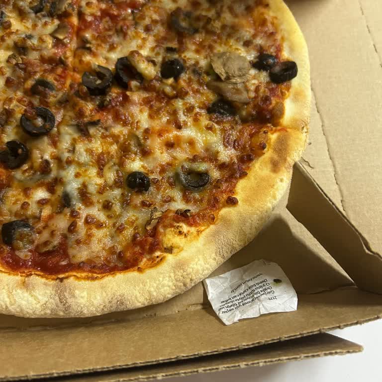 Yanlış Adres Ve Sakız Ambalajlı Pizza Şoku