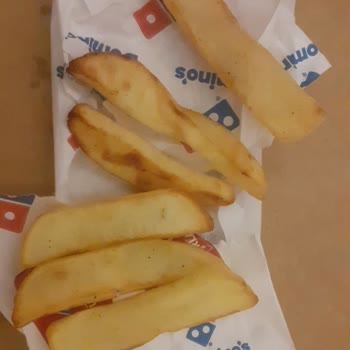 Domino's Pizza Yanmış Patates Ve Fahiş Fiyat