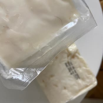 Beyaz Peynirde Kıl Şoku: Güvenilir Marka Hayal Kırıklığı