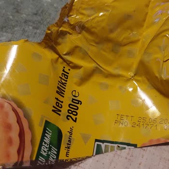 Çikolatalı Bisküvide Canlı Kurt Şoku!