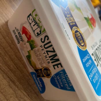 Süpermarketten Alınan Peynirde Küf Şoku