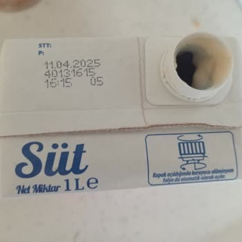 BİM Bozuk Süt Şoku: Taze Tarihli Ürün İçinde Tortu Ve Renk Değişimi!