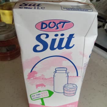 BİM Bozuk Süt Şoku: Taze Tarihli Ürün İçinde Tortu Ve Renk Değişimi!