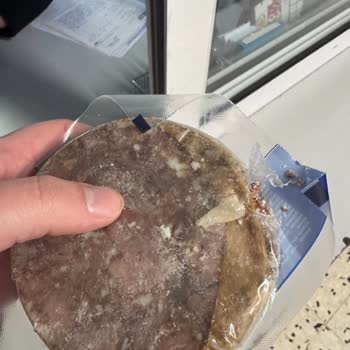 Çocuğumun Hayatını Tehlikeye Atan Üründe Kemik Parçası