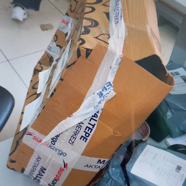Kargom Voleybol Topu Değil!