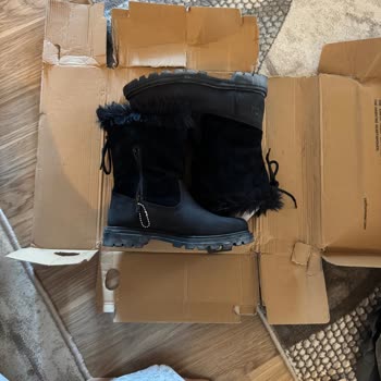 Boyner Kırık Kutuda Gelen Cat Bot Şoku