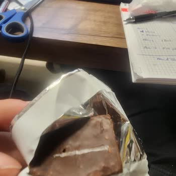 Nestle Çikolatada Ambalaj Yapışkanı Sorunu