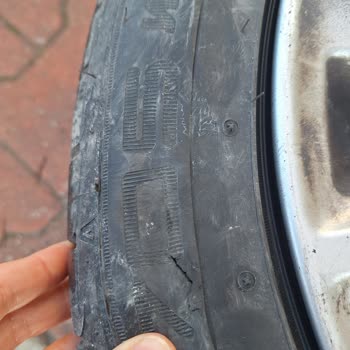 Rögar Kapağı Yüzünden Patlayan Lastik