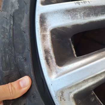 Rögar Kapağı Yüzünden Patlayan Lastik