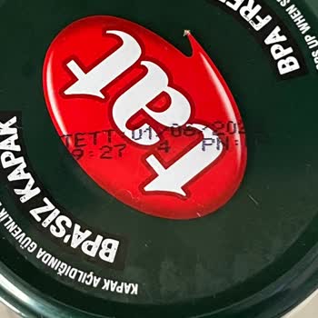 Garnitür İçinden Çıkan Plastik Parça Şoku