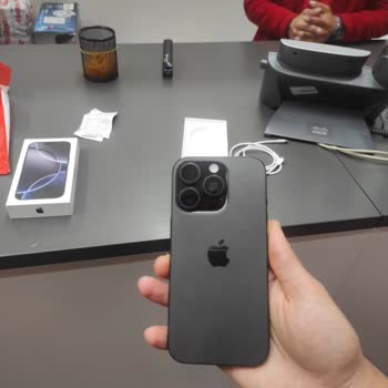 Media Markt Yeni İPhone 16 Pro'da Beklenmedik Donma Ve Isınma Sorunları