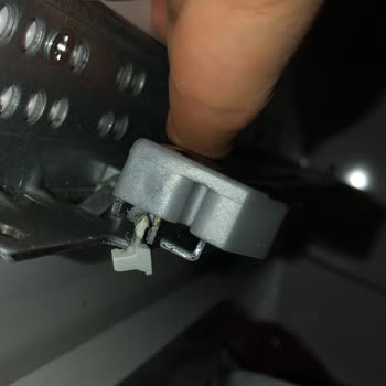 Küçük Parça, Büyük Sorun: Çekmece Rayı Krizi