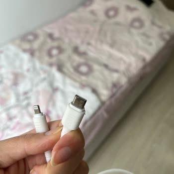 Orijinal Şarj Aleti Elimde Patladı