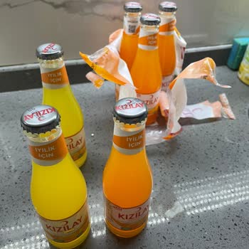 Kızılay İçecek Mandalina Aromalı Maden Suyunda Renk Farklılığı Şoku
