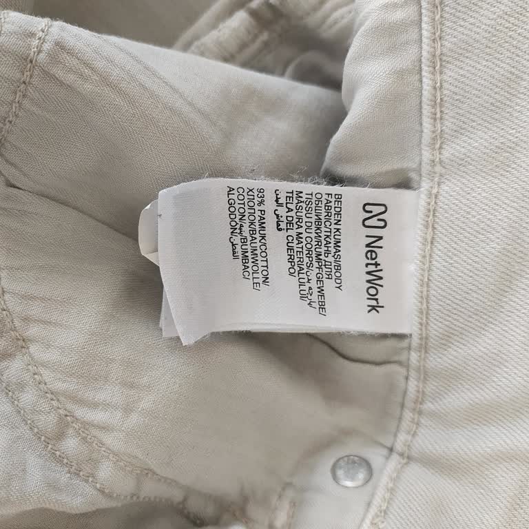 Keten Pantolonların Renk Ve Leke Sorunu: Değişim Sürecindeki Çelişkiler