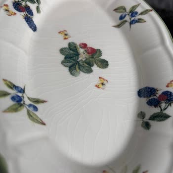 Jumbo Kahvaltı Takımı Hayal Kırıklığı: Çatlayan Ürün Ve Yetersiz Müşteri Hizmeti