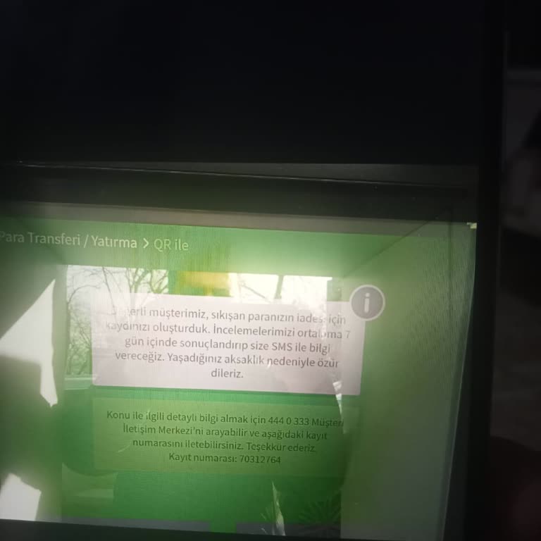 ATM'de Sıkışan Para Sorunu Ve Yetersiz Müşteri Hizmeti