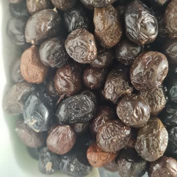 Küflü Zeytin Ve İlgisiz Mağaza Tutumu