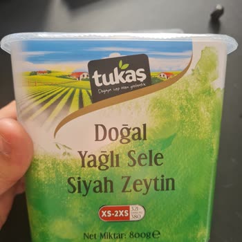 Küflü Zeytin Ve İlgisiz Mağaza Tutumu