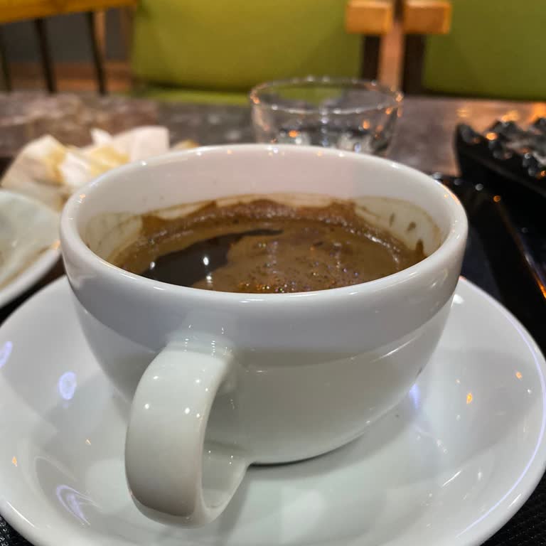 Sulu Çikolata Ve Eksik Kahve Deneyimi