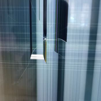 Ekran Kırıldı, Servis Ücreti Şok Etti!