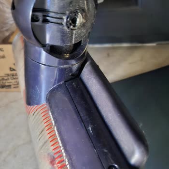 Dyson Süpürge Başlığı Çürüdü, Yedek Parça Yok, Kullanım İmkansız