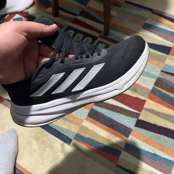 Kalitesiz Ayakkabı Ve Yetersiz Garanti Hizmeti