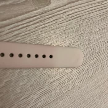 Apple Watch Kordonu Boya Verdi, Zararım Karşılanmalı