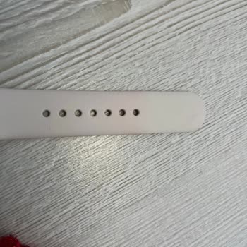 Apple Watch Kordonu Boya Verdi, Zararım Karşılanmalı