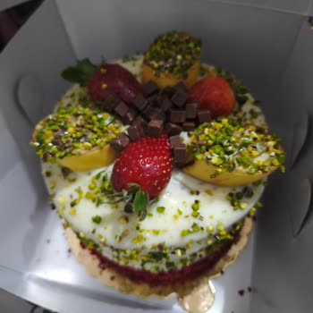 Fındıkzade Pasta & Baklava Yılbaşı Pastası Hayal Kırıklığı