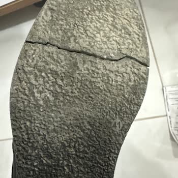 FLO Mağazasından Aldığım Ayakkabının Tabanı Kısa Sürede Yırtıldı