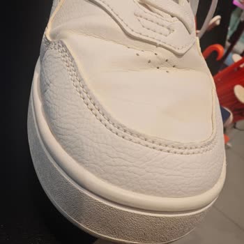 Beyaz Ayakkabıda Sararma Ve Mağaza Reddine İtiraz