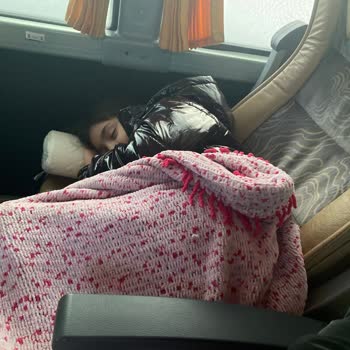 Soğuk Otobüs Yolculuğu: Donuyoruz!