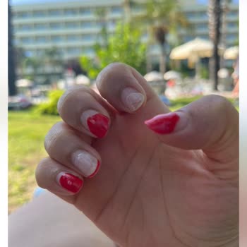 Kalıcı Oje Hizmetinde Mağduriyet Ve İade Sorunu