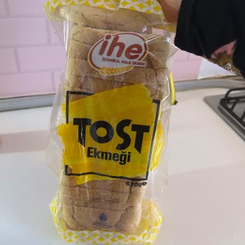 Yılbaşı Sabahı Küflü Ekmek Şoku