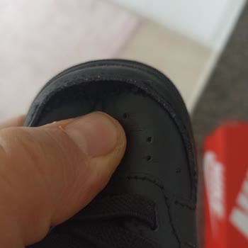 Kayıtlar Var Ama Fiş Yok: Nike Mağazasında Hayal Kırıklığı