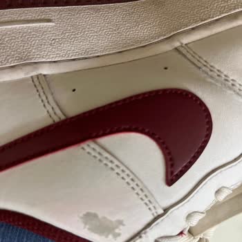 Sneaks Up Nike Ayakkabıda Beklenmedik Aşınma Sorunu
