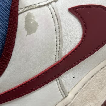 Sneaks Up Nike Ayakkabıda Beklenmedik Aşınma Sorunu