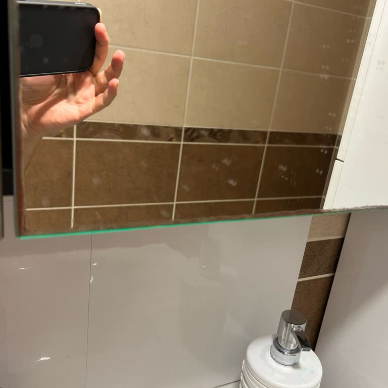 Vitra Banyo Dolabındaki Ayna Paslanma Sorunu